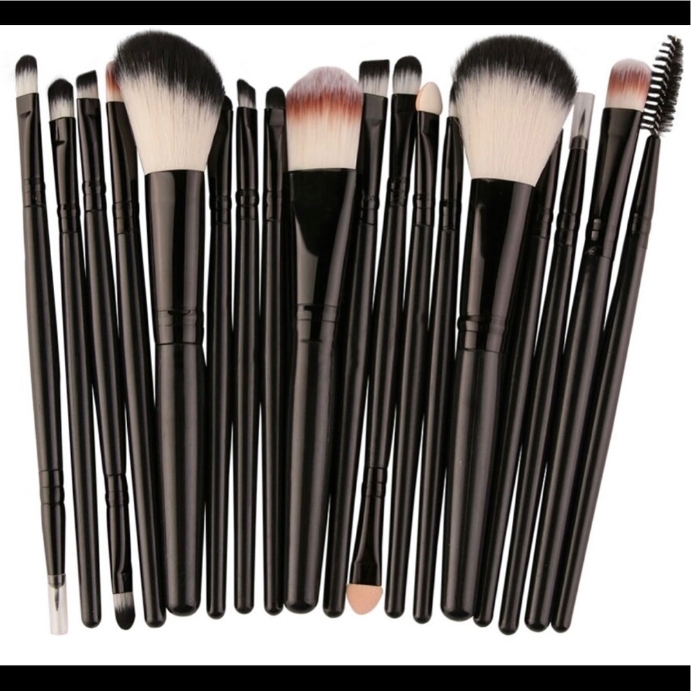 18 Pc Makeup Brush Set